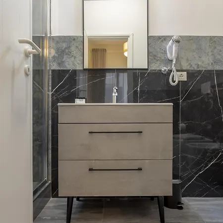 Delux Via Faenza 아파트 *